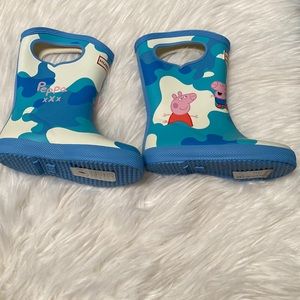 Peppa pig Hunter rain bout never worn size 3